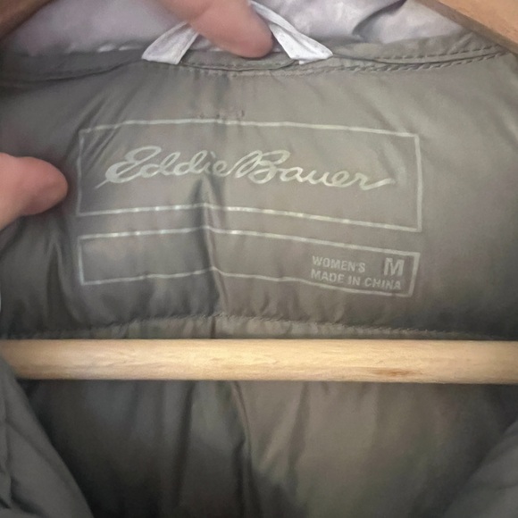 Eddie Bauer down puffer vest women’s size Medium - Picture 2 of 8